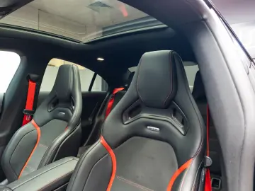 Mercedes Benz CLA45AMGs 4Matic+