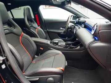 Mercedes Benz CLA45AMGs 4Matic+