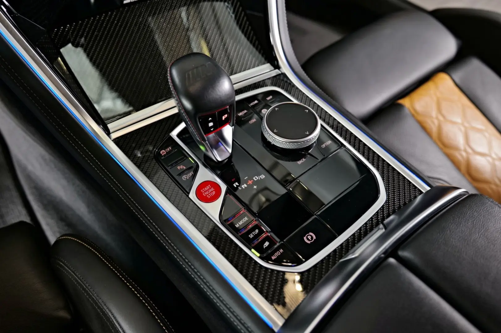 M8 Competition xDrive Gran Coupé / KERAMIK / B&W