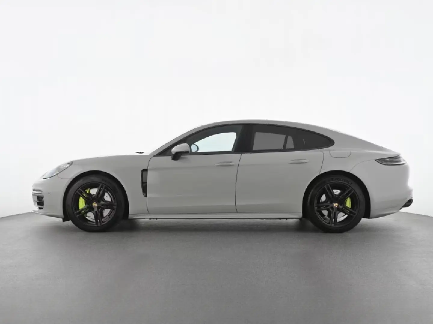 Panamera 4 E-Hybrid Platinum Edition / HUD Luftf
