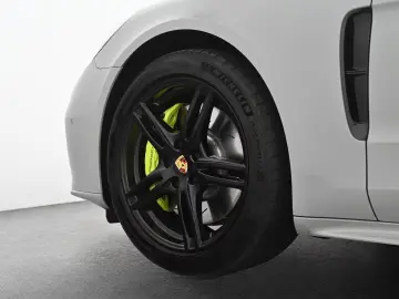 Panamera 4 E-Hybrid Platinum Edition / HUD Luftf