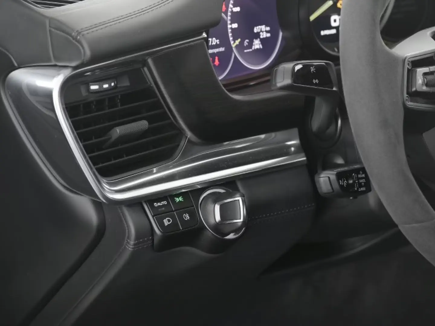 Panamera 4 E-Hybrid Platinum Edition / HUD Luftf