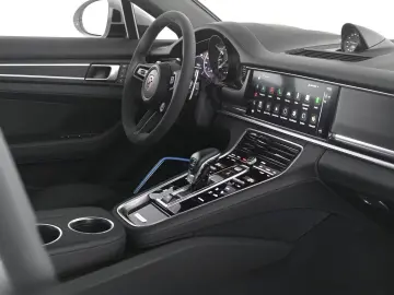 Panamera 4 E-Hybrid Platinum Edition / HUD Luftf