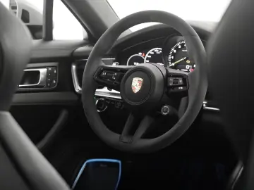 Panamera 4 E-Hybrid Platinum Edition / HUD Luftf