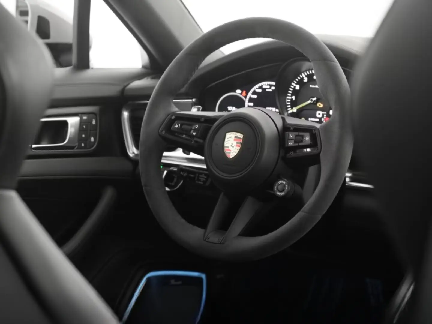 Panamera 4 E-Hybrid Platinum Edition / HUD Luftf