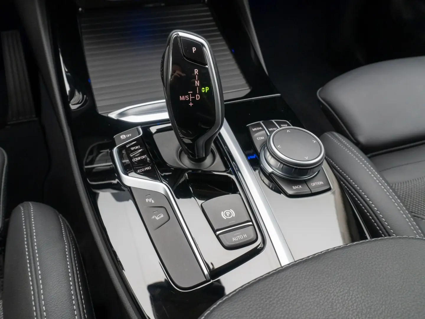 X3 xD30d xLine Kamera DAB AHK Alarm Sport 19Zoll