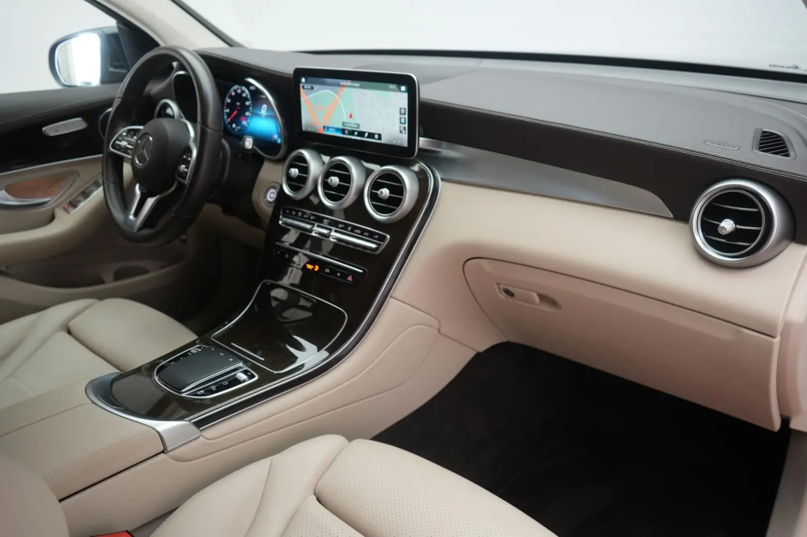 GLC 300 e 4Matic 9G-Tronic Leder/Distronic/Kamer