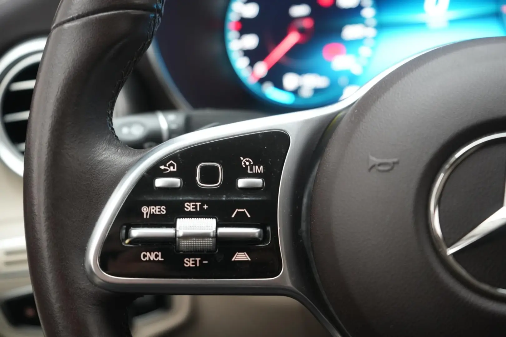 GLC 300 e 4Matic 9G-Tronic Leder/Distronic/Kamer