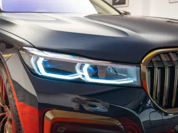 BMW M760 Li