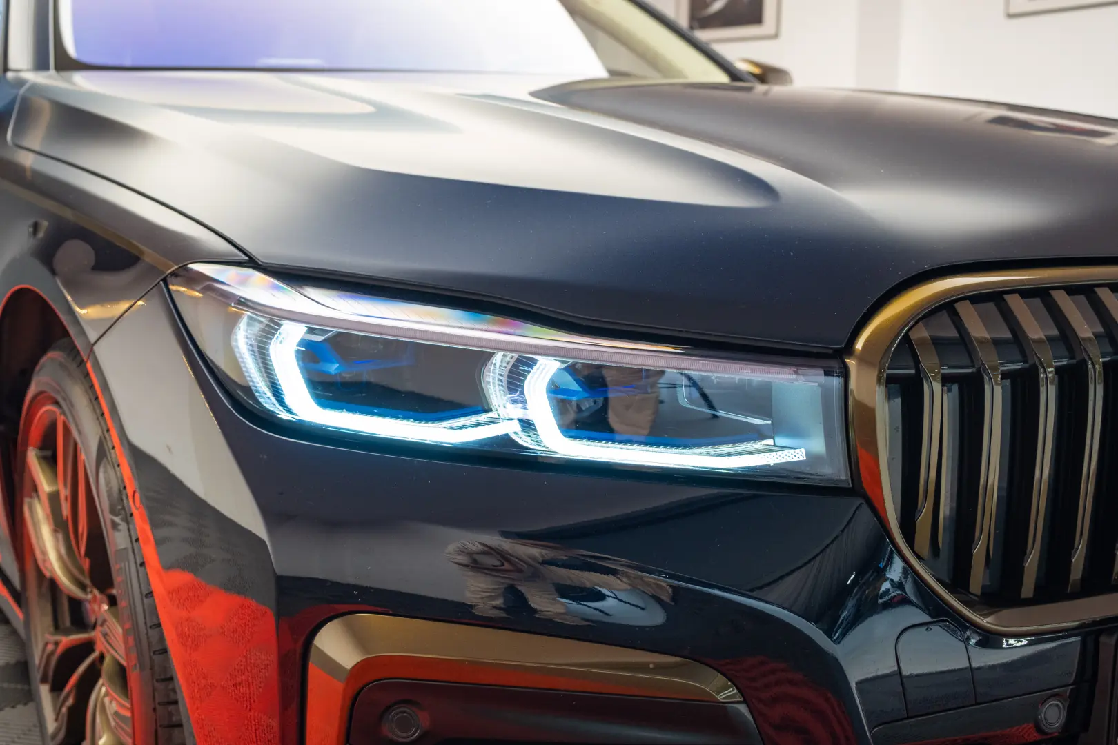 BMW M760 Li