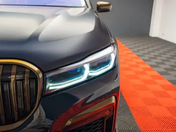BMW M760 Li