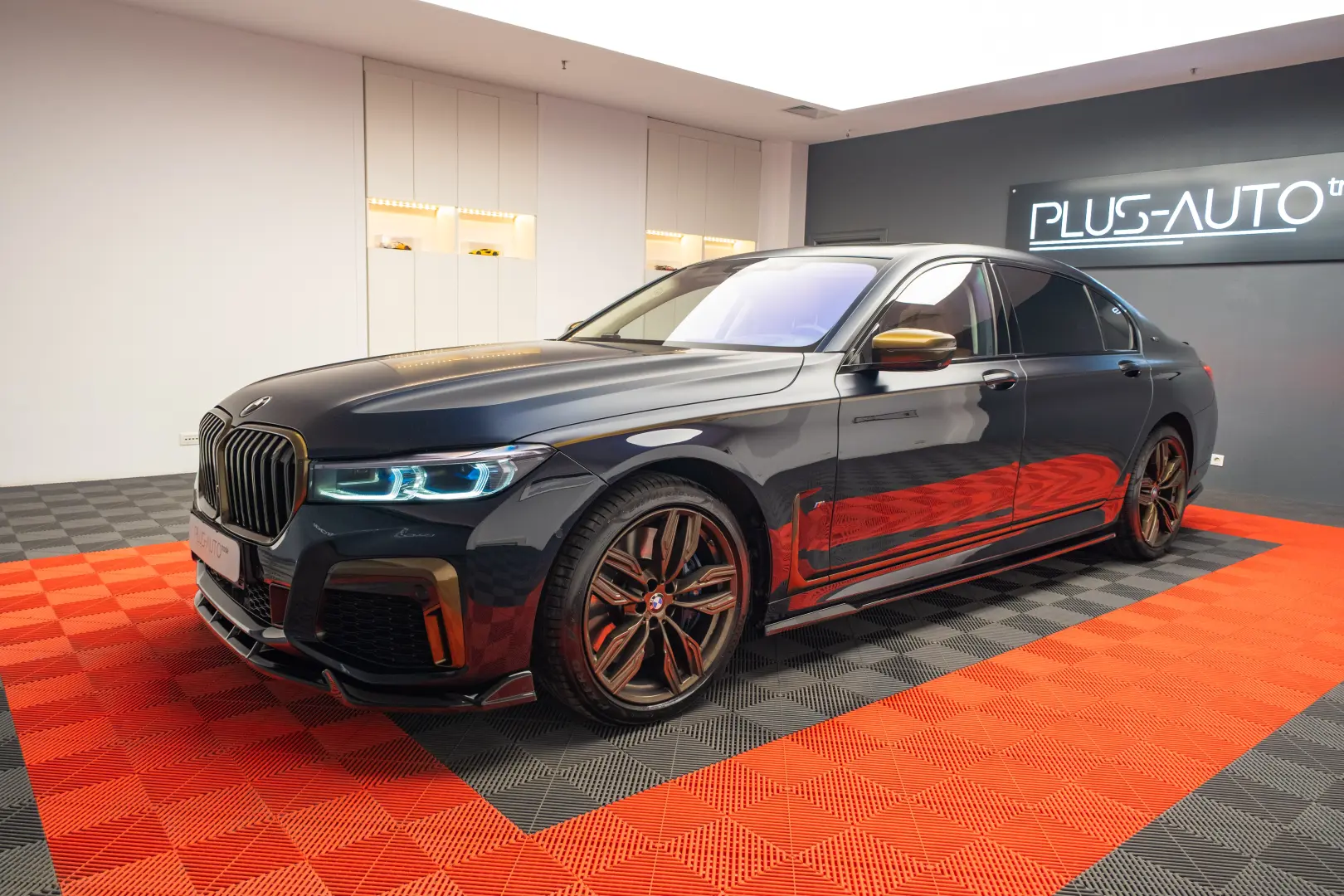 BMW M760 Li