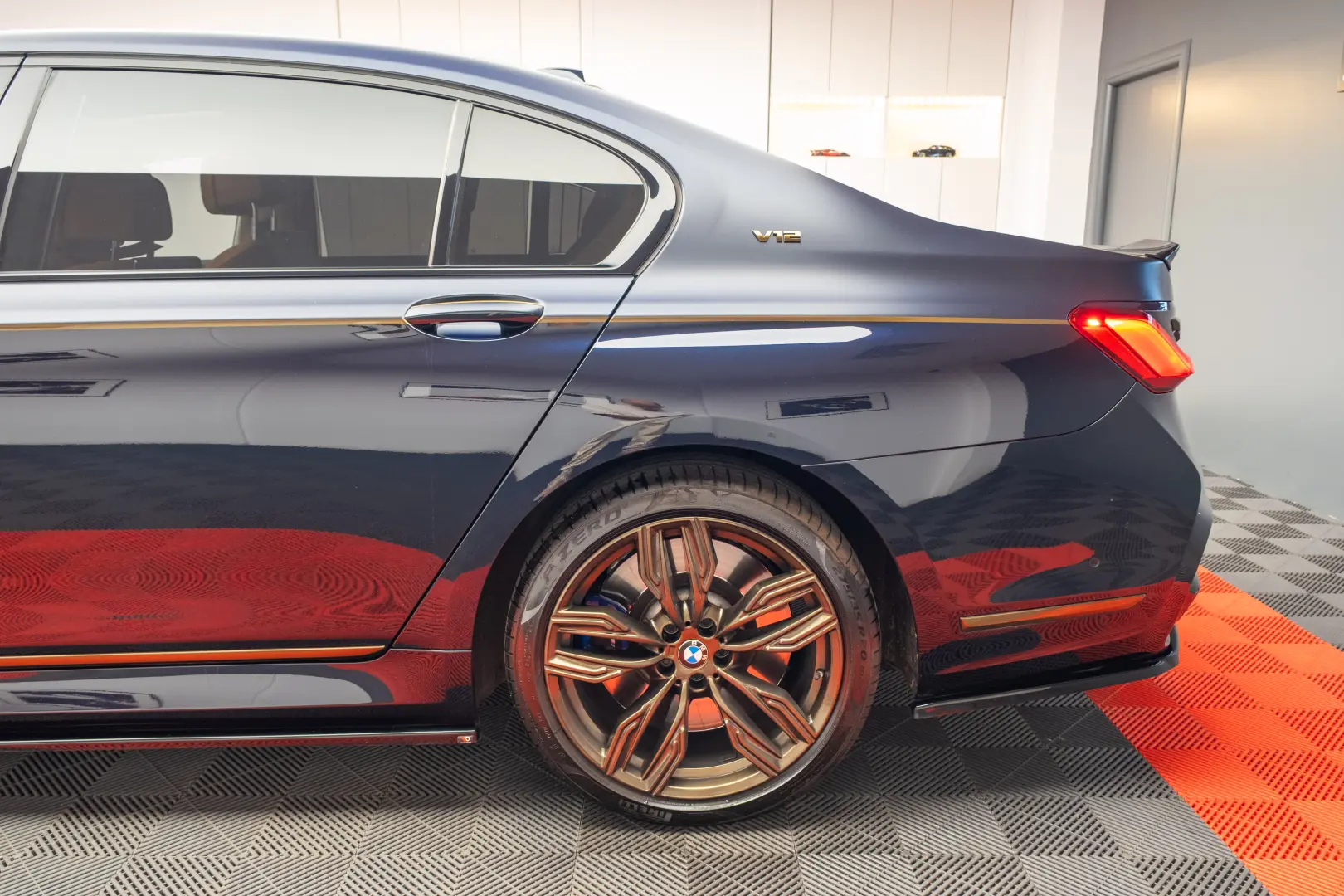 BMW M760 Li