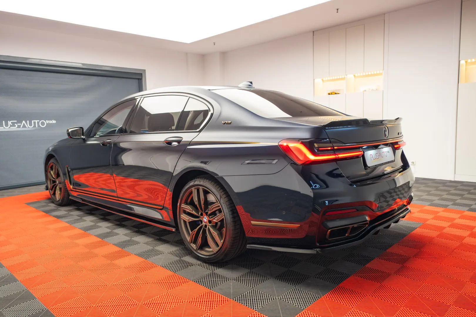 BMW M760 Li