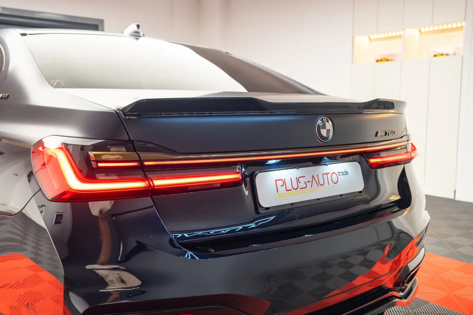 BMW M760 Li