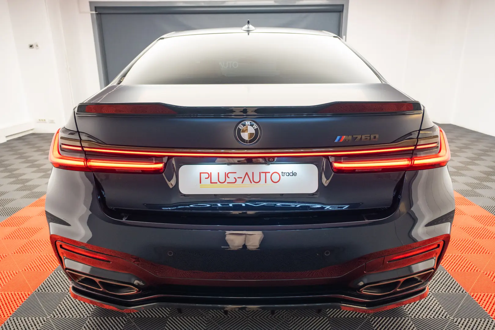 BMW M760 Li