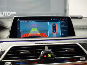 BMW M760 Li