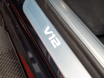 BMW M760 Li