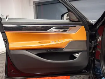 BMW M760 Li