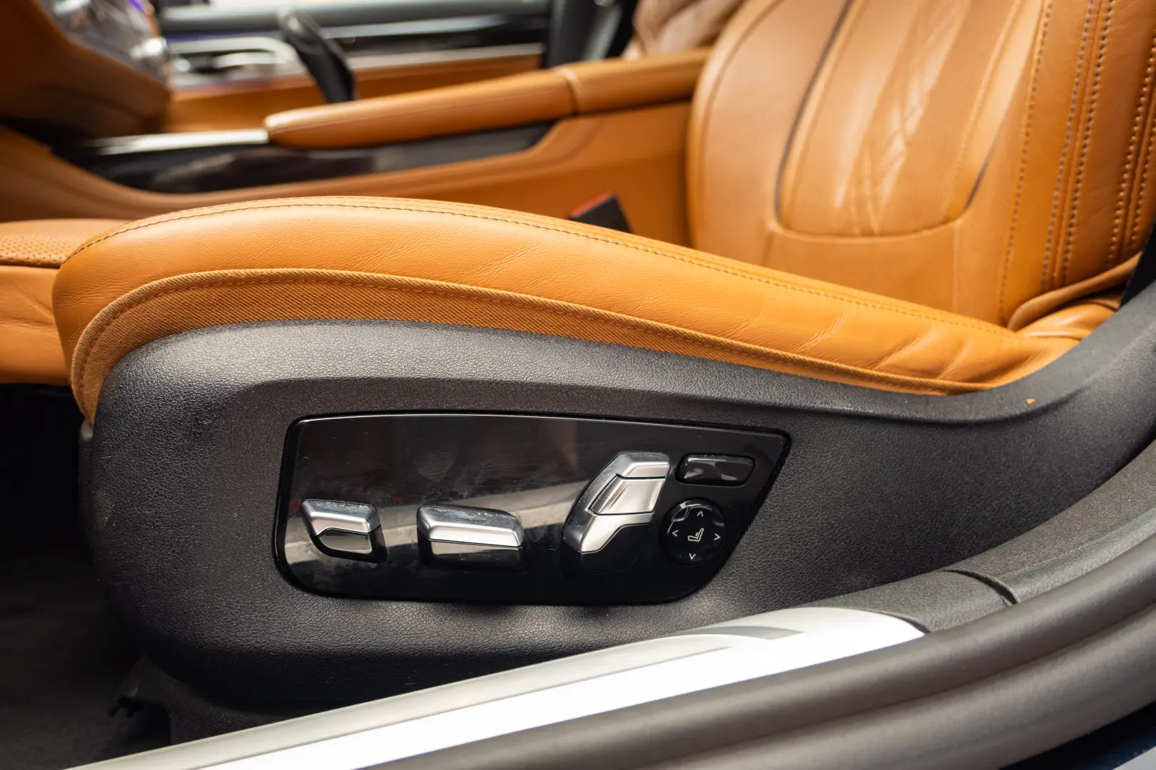 BMW M760 Li