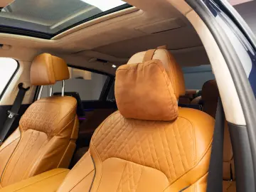 BMW M760 Li