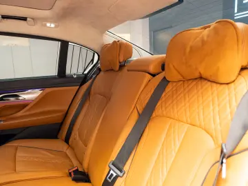BMW M760 Li