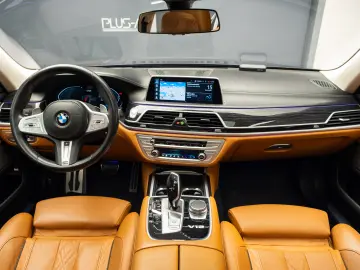 BMW M760 Li