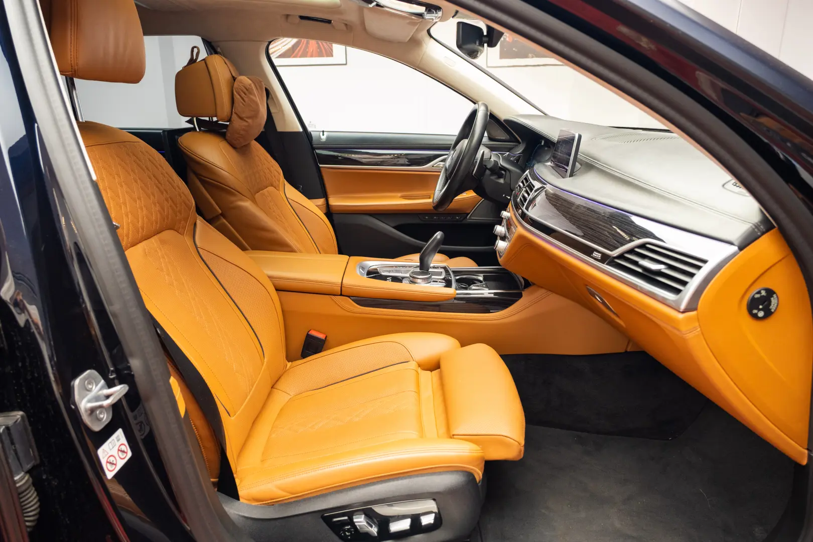 BMW M760 Li