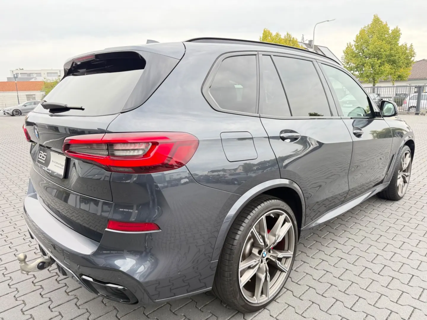 X5*M50*INDIVIDUAL*3xTV*360°ACC*HUD*AHK*LASER*DAB