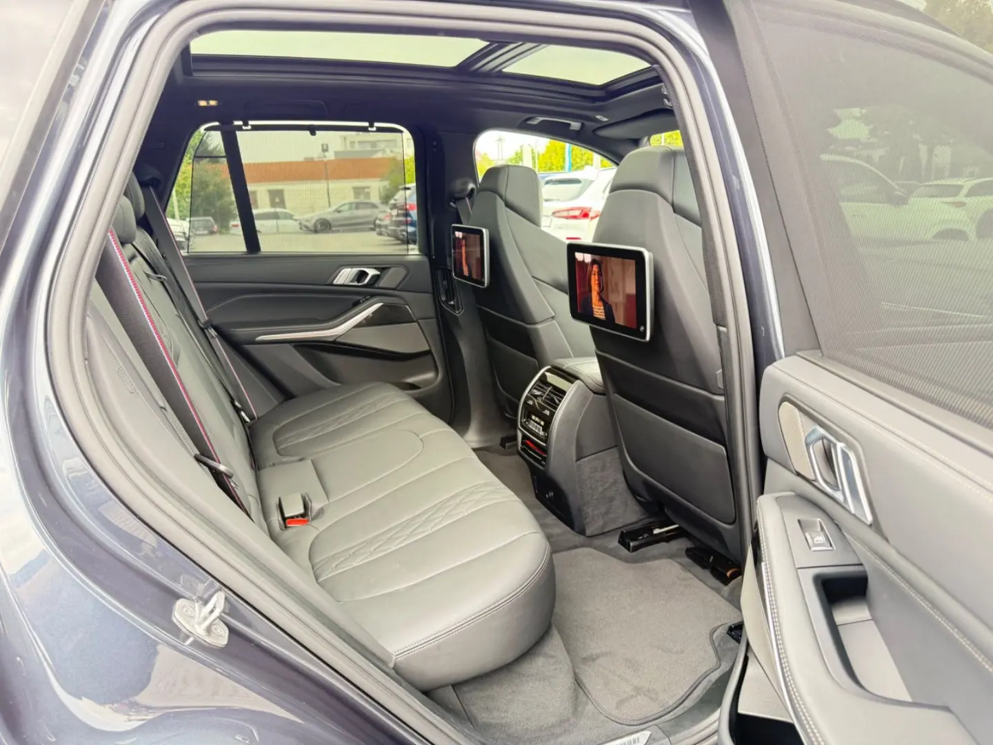 X5*M50*INDIVIDUAL*3xTV*360°ACC*HUD*AHK*LASER*DAB