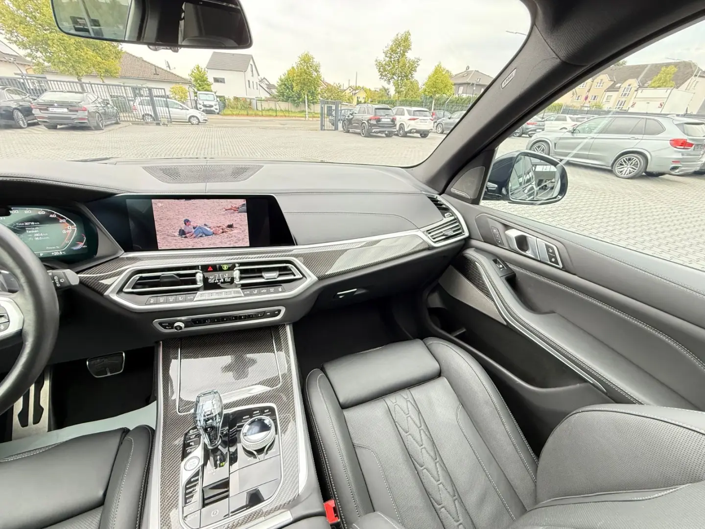 X5*M50*INDIVIDUAL*3xTV*360°ACC*HUD*AHK*LASER*DAB