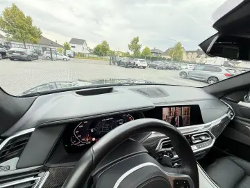 X5*M50*INDIVIDUAL*3xTV*360°ACC*HUD*AHK*LASER*DAB