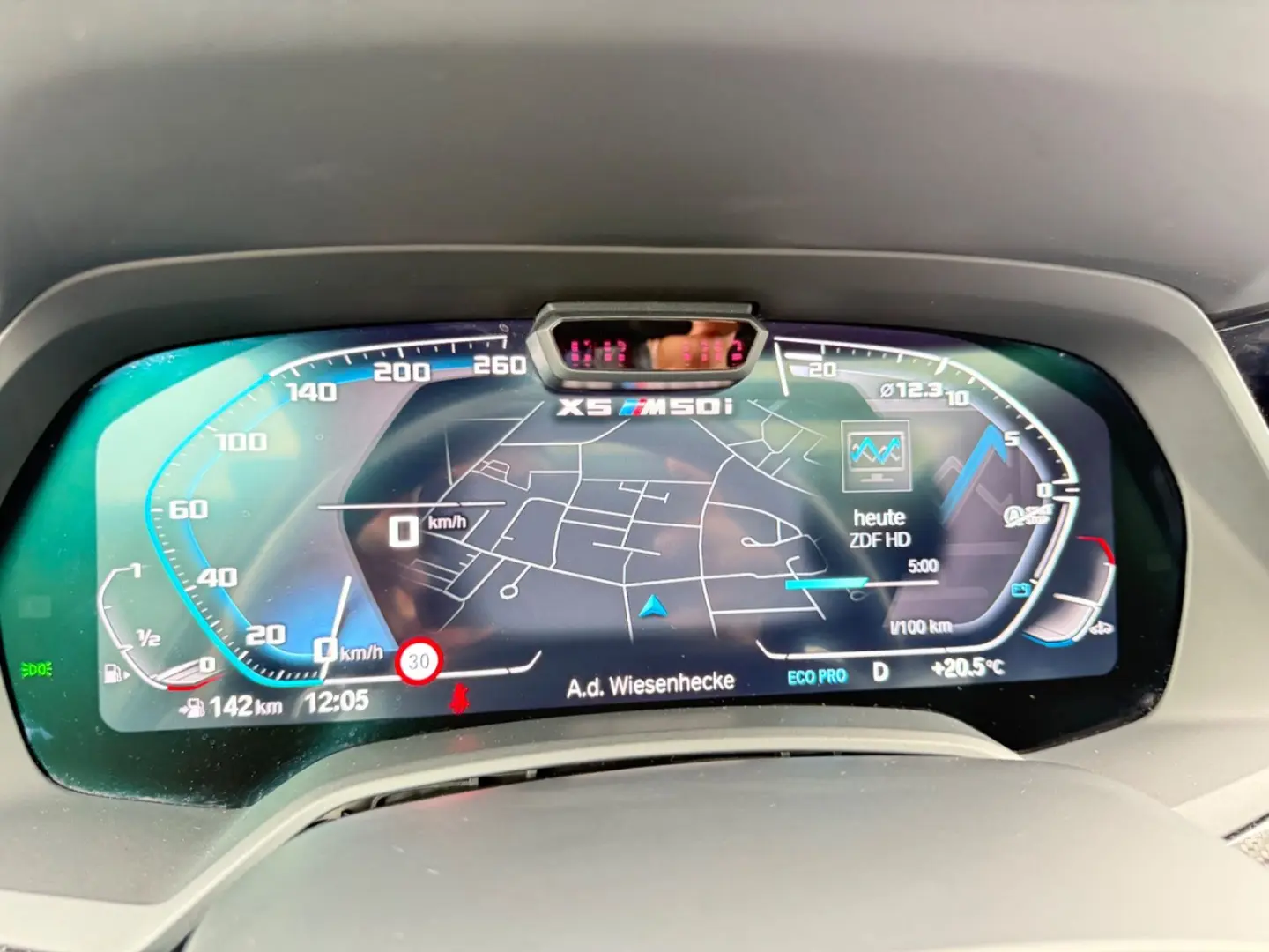 X5*M50*INDIVIDUAL*3xTV*360°ACC*HUD*AHK*LASER*DAB