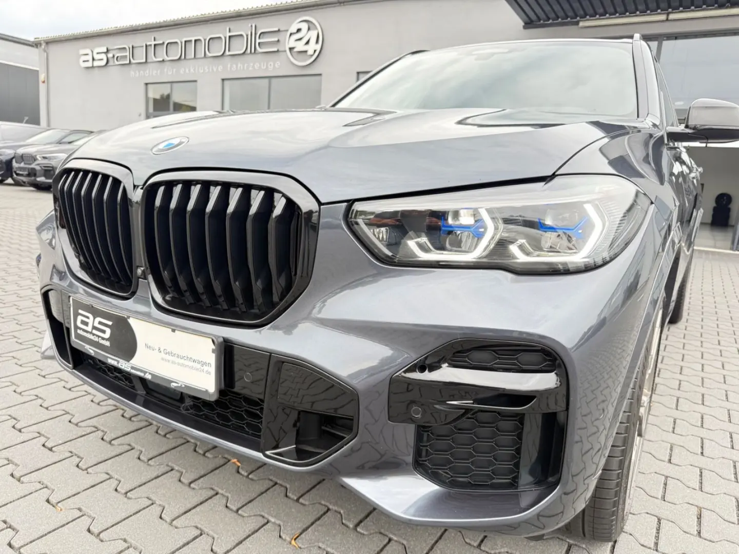X5*M50*INDIVIDUAL*3xTV*360°ACC*HUD*AHK*LASER*DAB