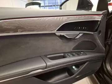 A8 L TFSI e 60 e quattro 340(462) kW(PS) tiptron
