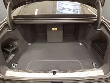 A8 L TFSI e 60 e quattro 340(462) kW(PS) tiptron