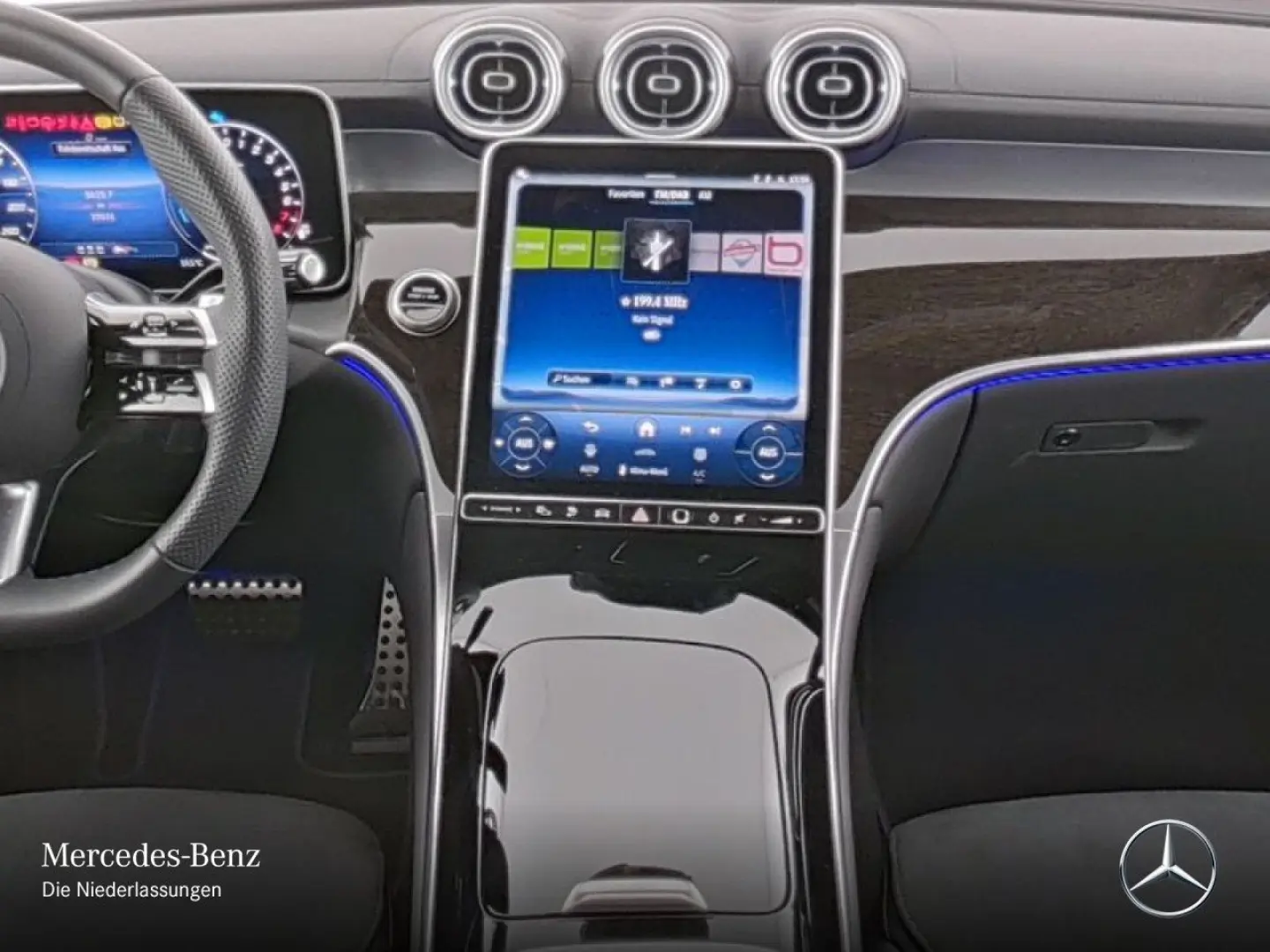 GLC 300 e 4M AMG Premium AHK PANO DIGITAL Distro