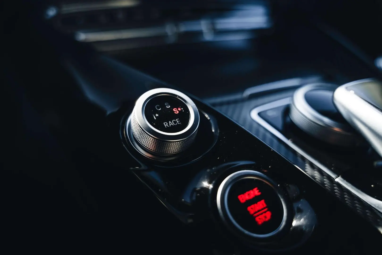AMG GT GT R / Ceramic / Distronic / Carbon / Bur
