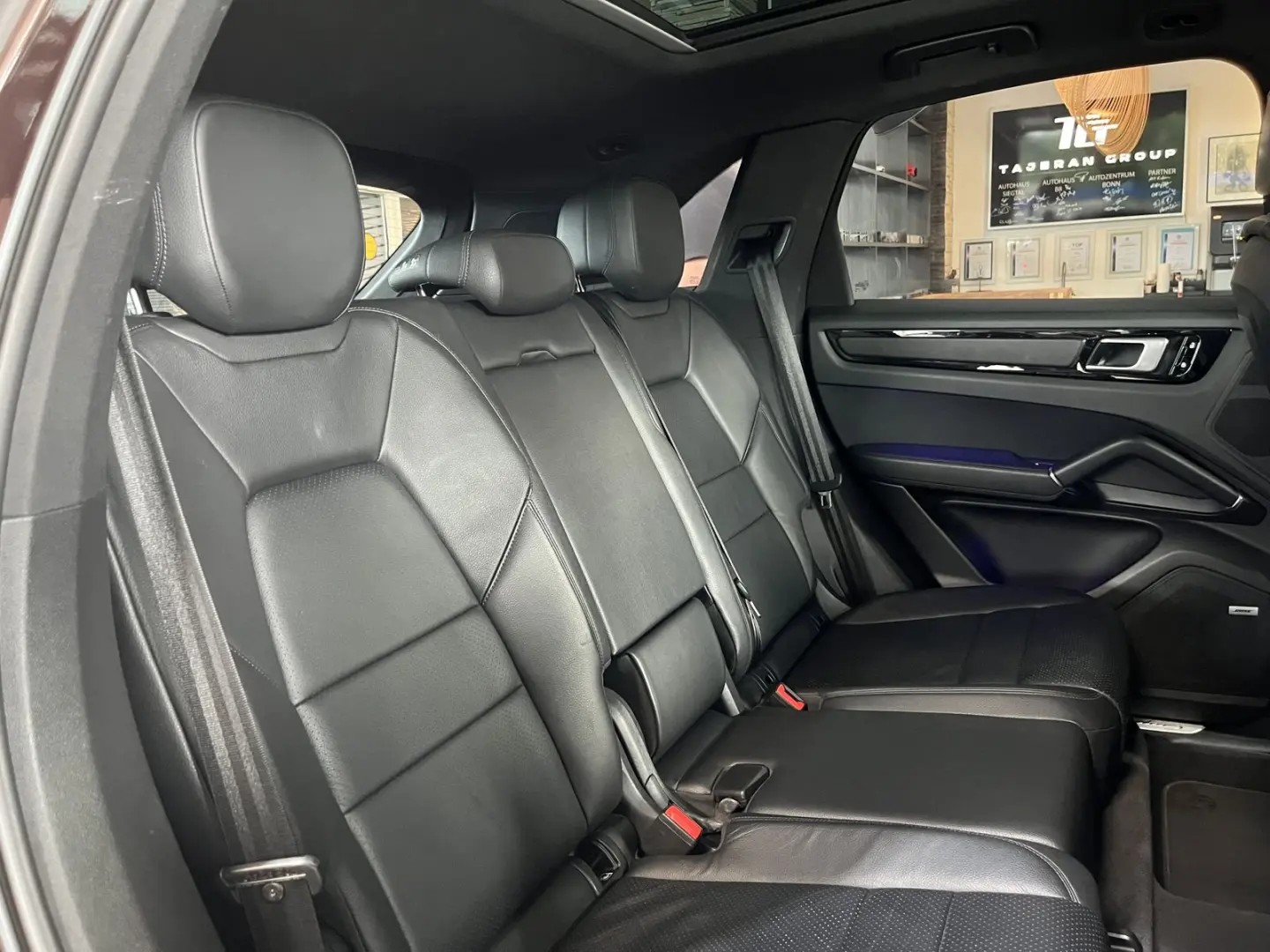 Cayenne Exklusive Manufaktur HUD Leder BOSE Pano