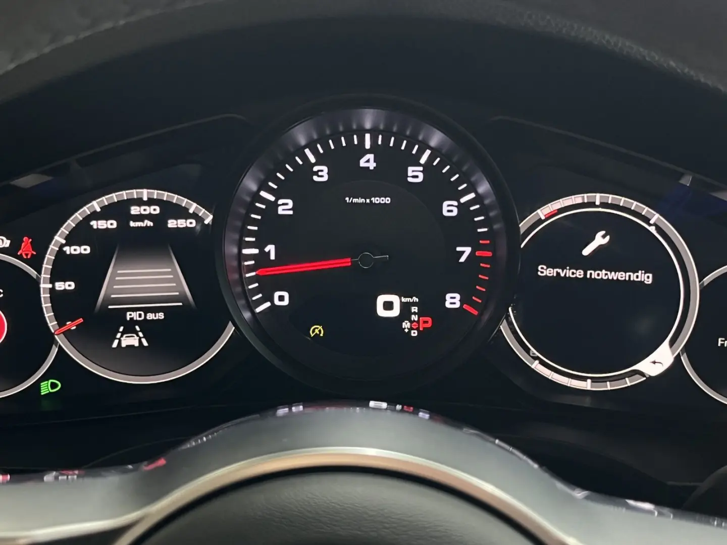 Cayenne Exklusive Manufaktur HUD Leder BOSE Pano