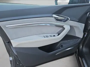 Q8 Sportback e-tron S line 55 quattro *B&O*PANO*