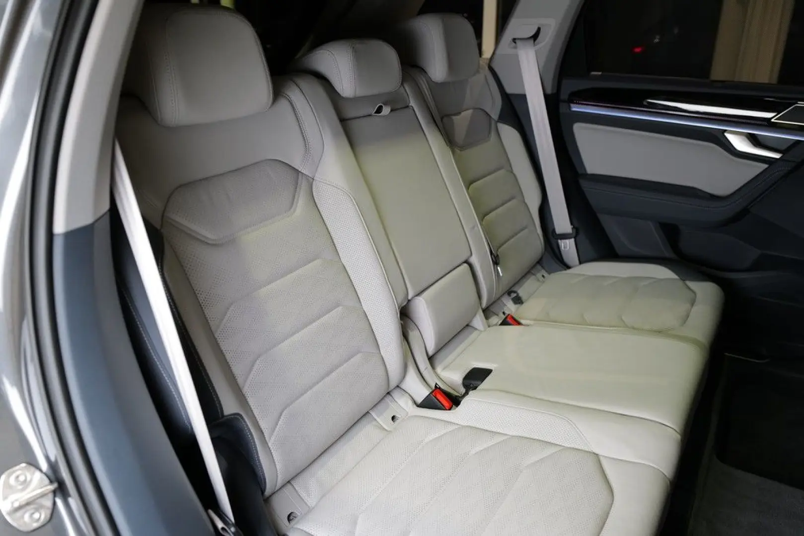 Touareg 3.0TDI R-Line Blackstyle Pano Allradlenk