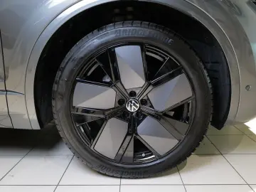 Touareg 3.0TDI R-Line Blackstyle Pano Allradlenk