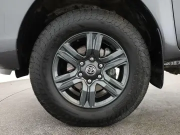 Hilux Double Cab 2.8 4x4 Comfort Nav ACC Kam AHK