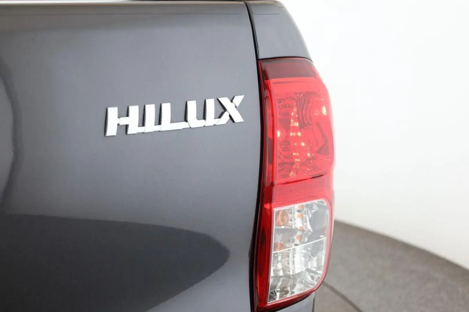 Hilux Double Cab 2.8 4x4 Comfort Nav ACC Kam AHK