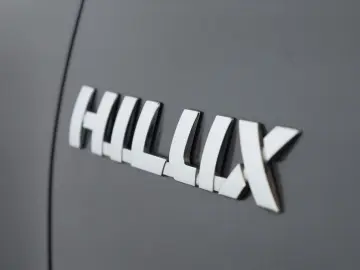 Hilux Double Cab 2.8 4x4 Comfort Nav ACC Kam AHK