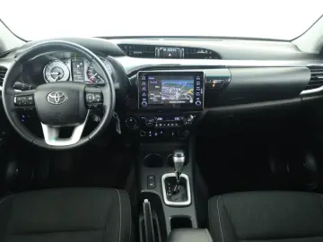 Hilux Double Cab 2.8 4x4 Comfort Nav ACC Kam AHK