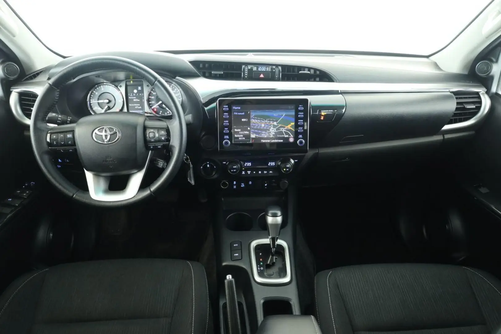 Hilux Double Cab 2.8 4x4 Comfort Nav ACC Kam AHK