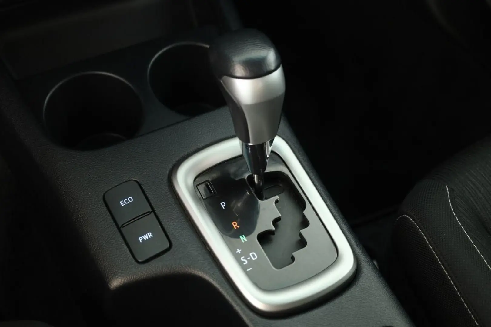 Hilux Double Cab 2.8 4x4 Comfort Nav ACC Kam AHK