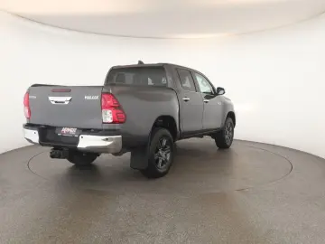 Hilux Double Cab 2.8 4x4 Comfort Nav ACC Kam AHK